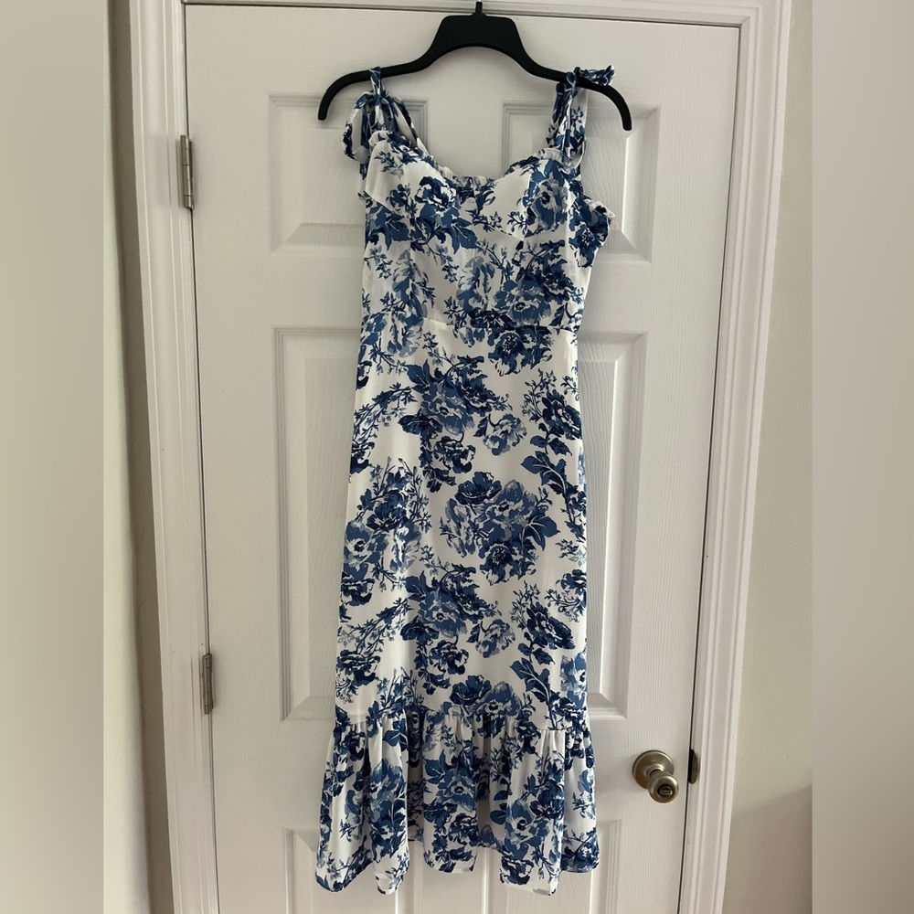 Bloomingdale’s Aqua Blue & White Floral Midi Dress